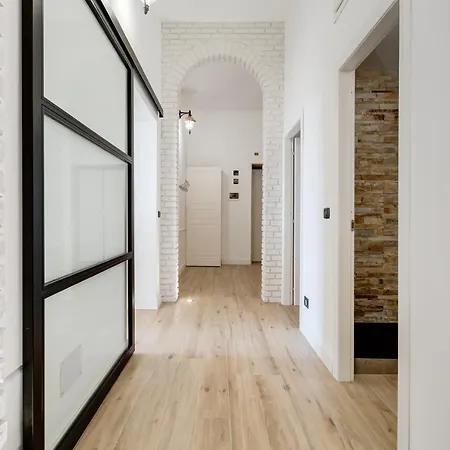 Bmga L Glam Industrial 3-bed In Termini *