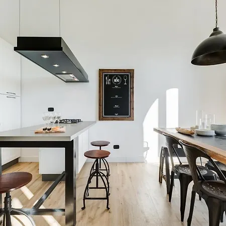 Apartamento Bmga L Glam Industrial 3-bed In Termini Roma