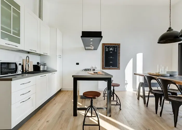 Bmga L Glam Industrial 3-bed In Termini *