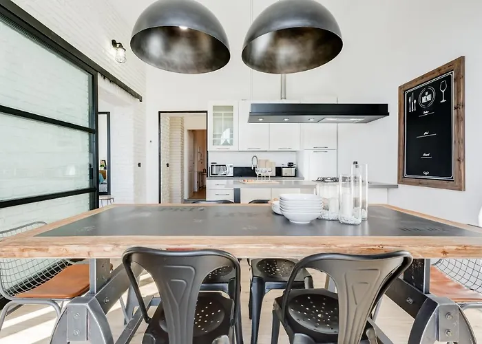 Bmga L Glam Industrial 3-bed In Termini Ρώμη