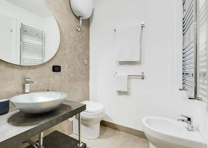 Bmga L Glam Industrial 3-bed In Termini Ρώμη